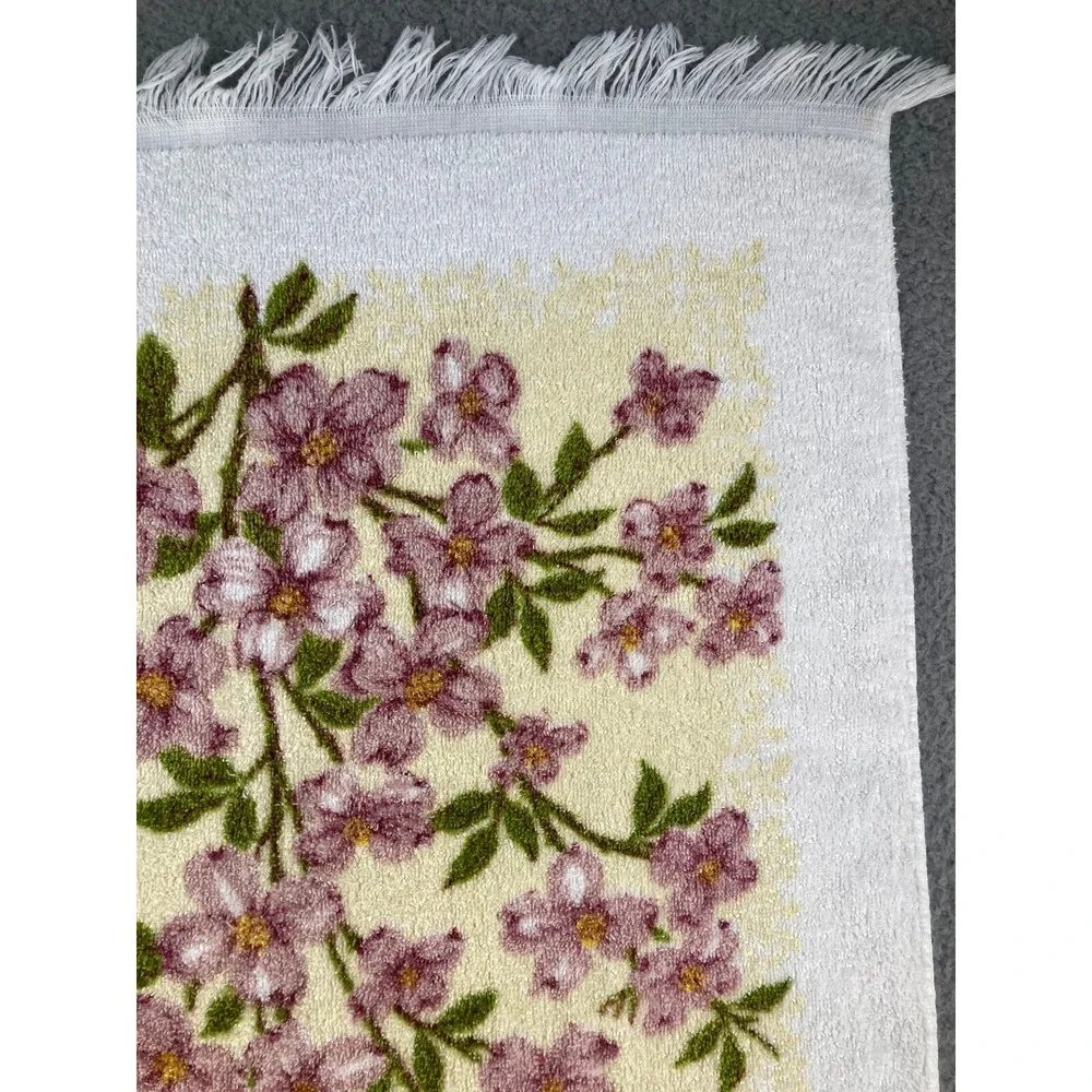 Vintage Cannon Bath‎ Towel White Purple Yellow Floral Fringed 38x21 Inches